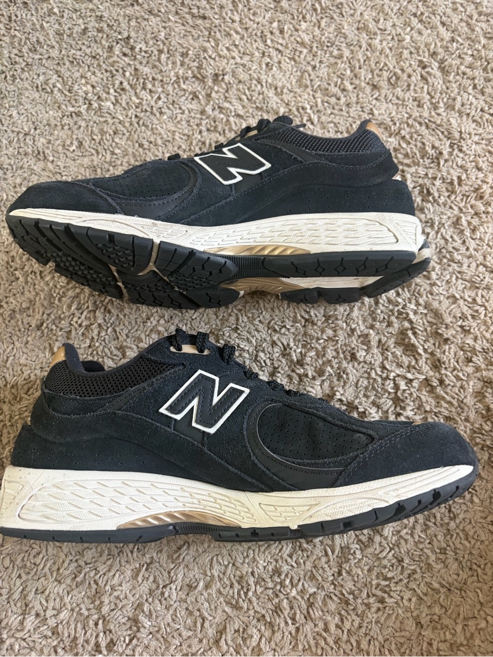 New Balance 2002R Foot Locker 50th Anniversary Black Gold M2002RFX Size 11.5 - Picture 3 of 8